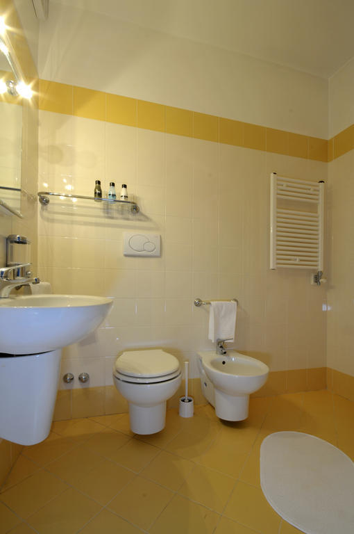 Barocco.Oberdan Bed & Breakfast Lecce Ruang foto