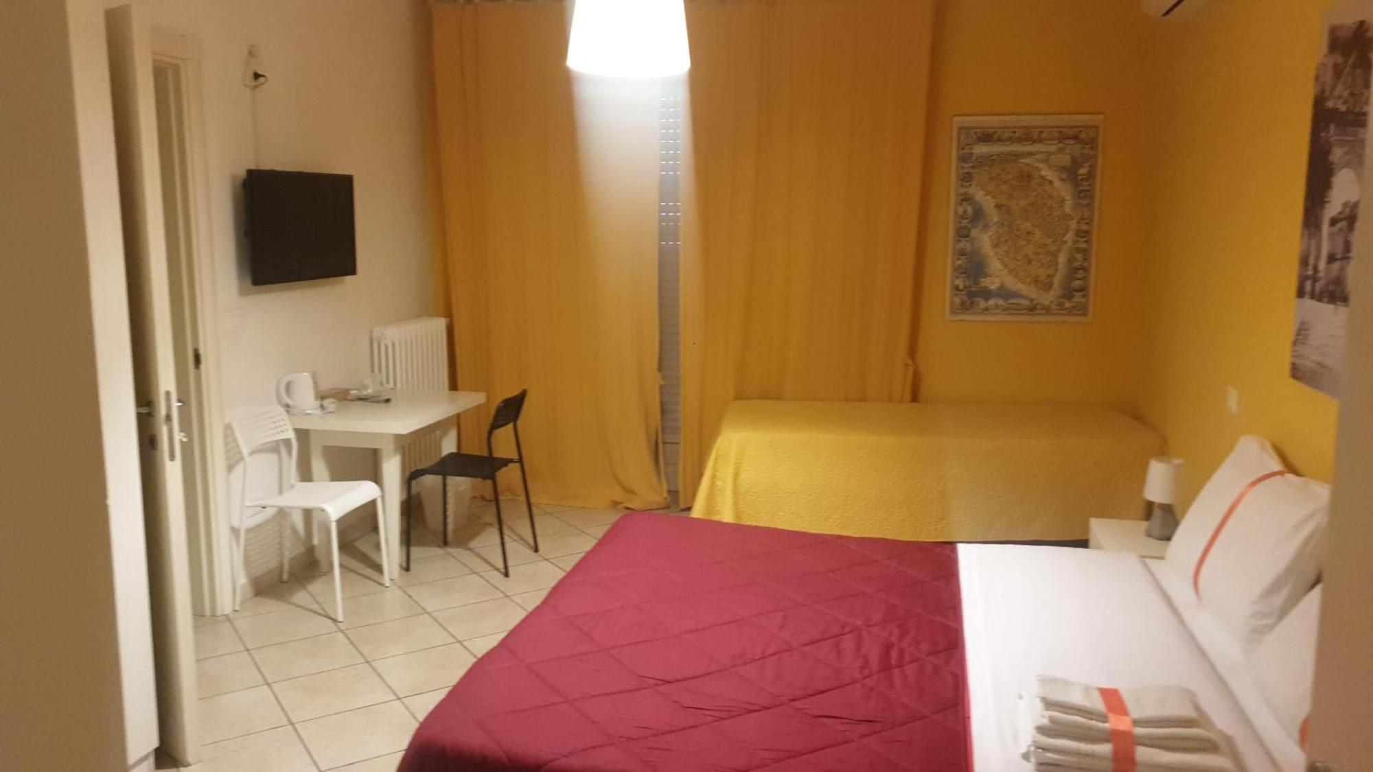 Barocco.Oberdan Bed & Breakfast Lecce Bagian luar foto