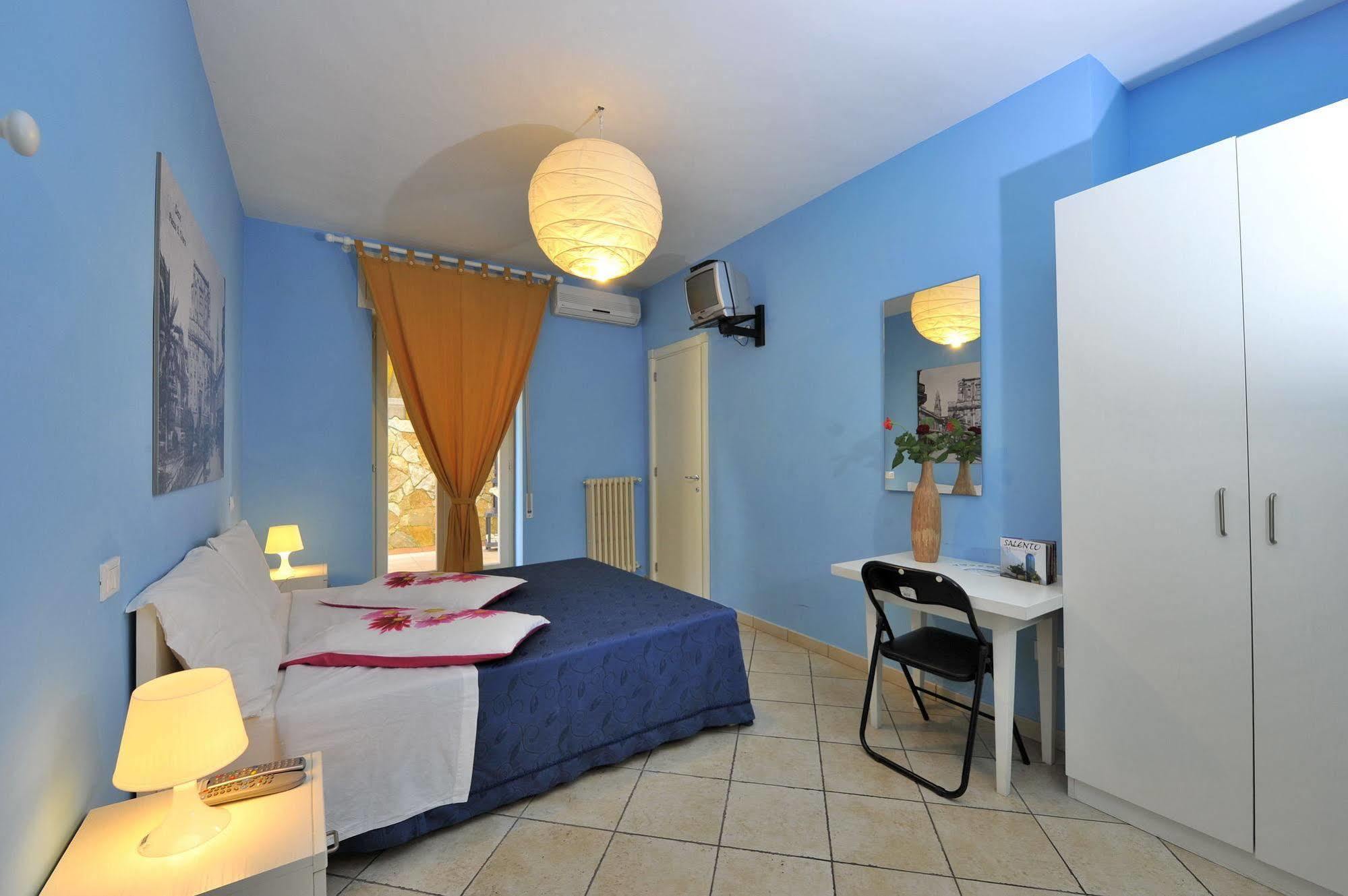 Barocco.Oberdan Bed & Breakfast Lecce Bagian luar foto