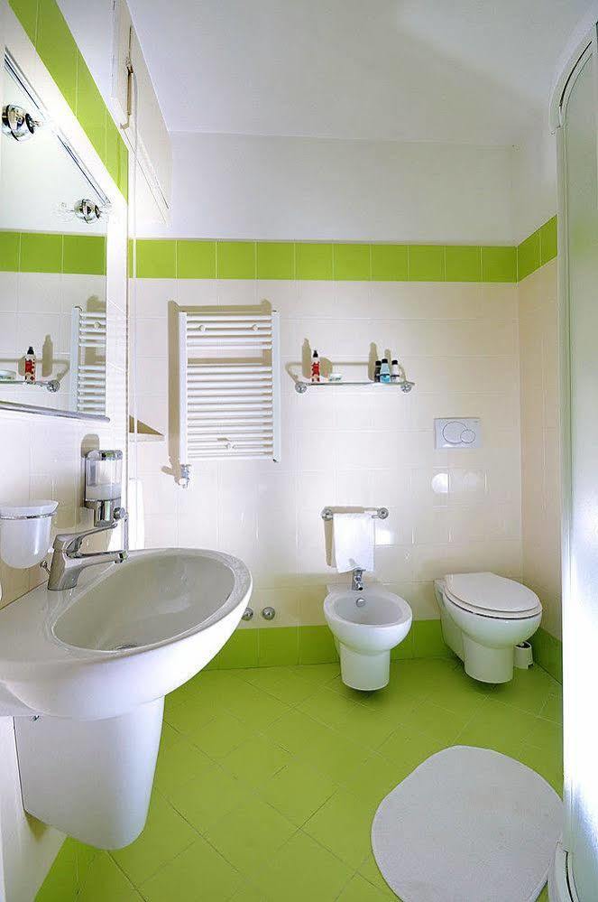 Barocco.Oberdan Bed & Breakfast Lecce Bagian luar foto