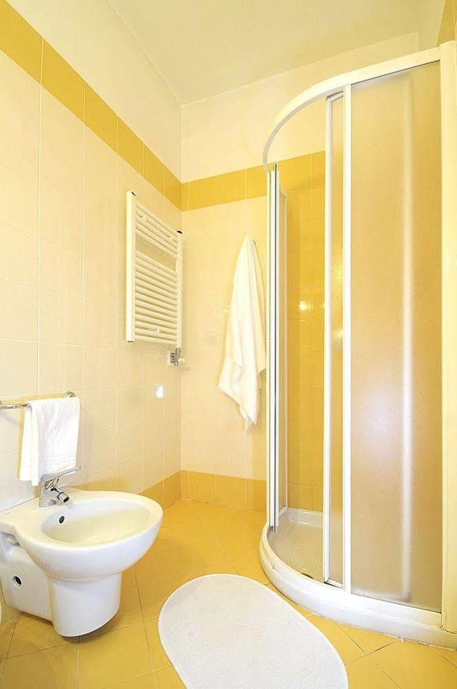 Barocco.Oberdan Bed & Breakfast Lecce Bagian luar foto