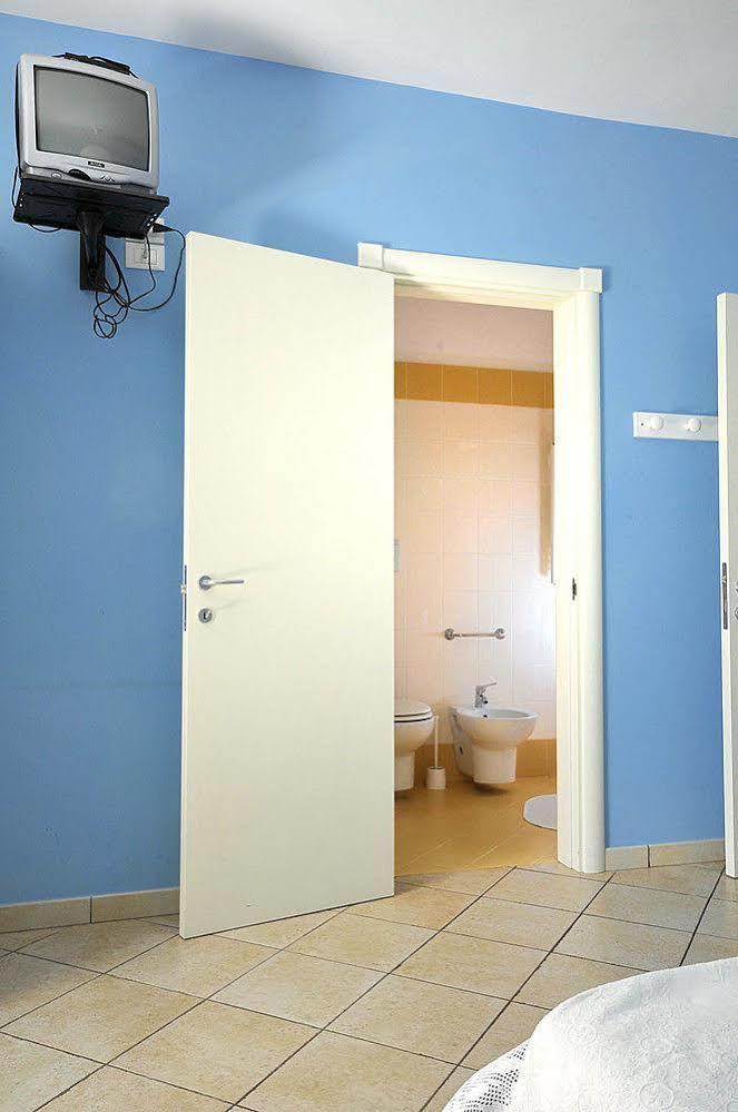 Barocco.Oberdan Bed & Breakfast Lecce Bagian luar foto