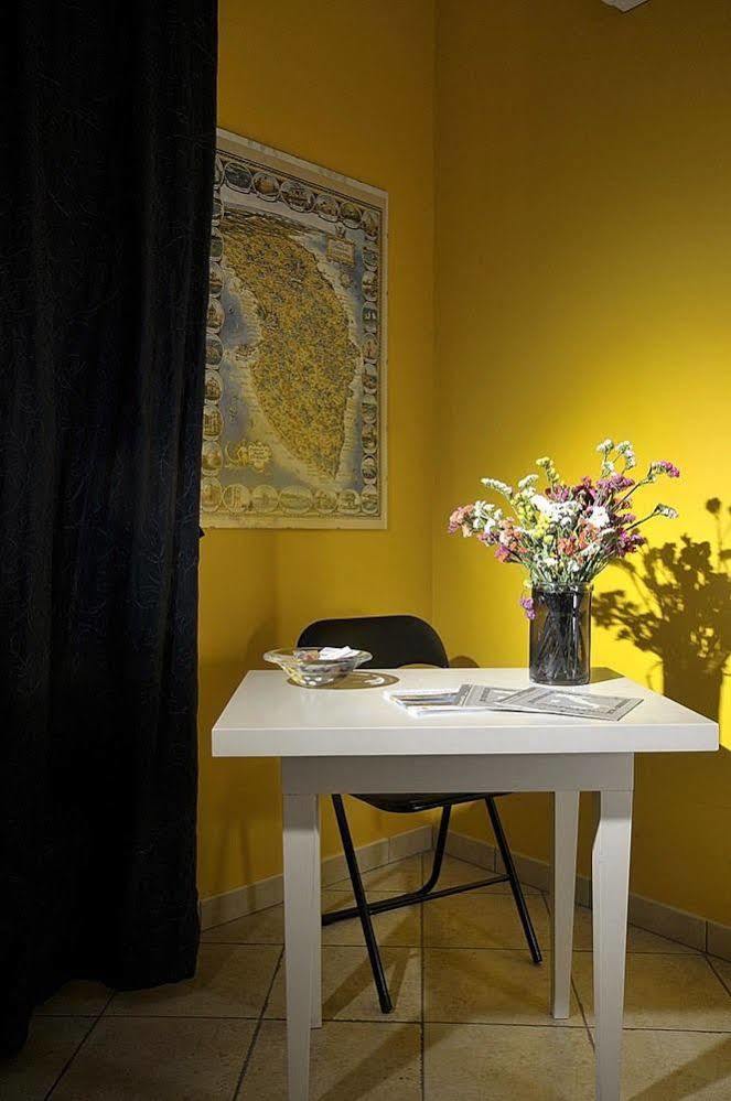 Barocco.Oberdan Bed & Breakfast Lecce Bagian luar foto