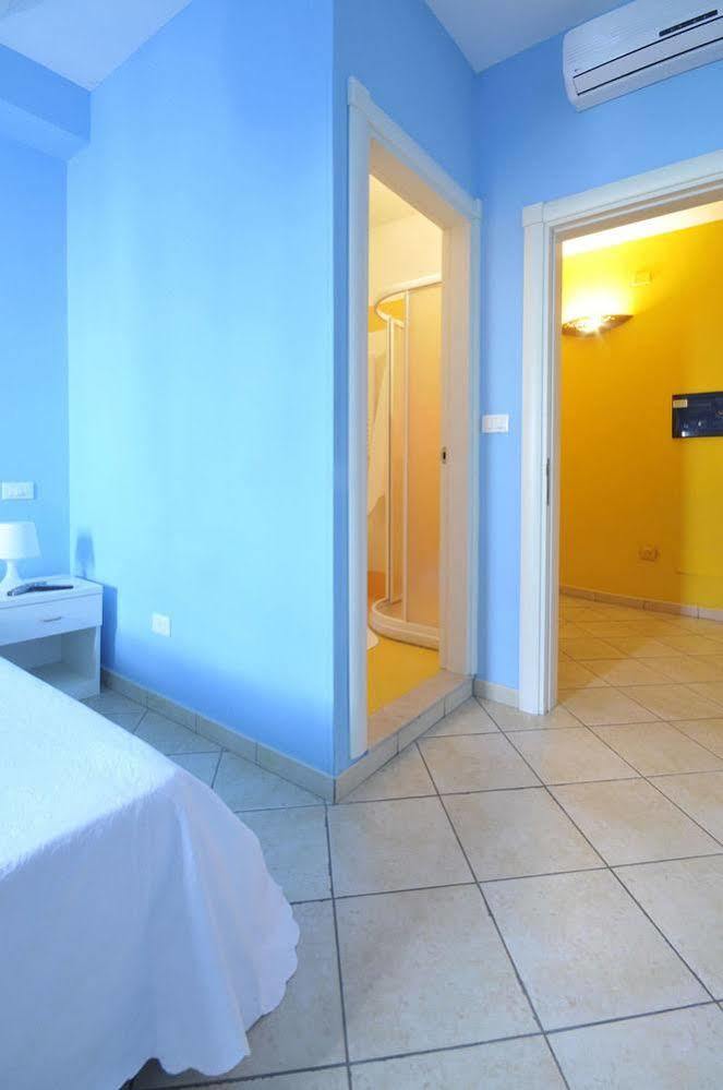 Barocco.Oberdan Bed & Breakfast Lecce Bagian luar foto