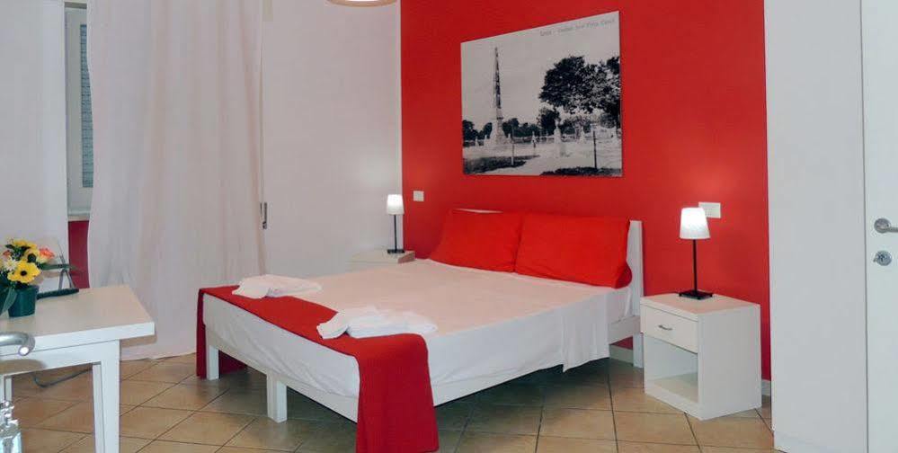 Barocco.Oberdan Bed & Breakfast Lecce Bagian luar foto