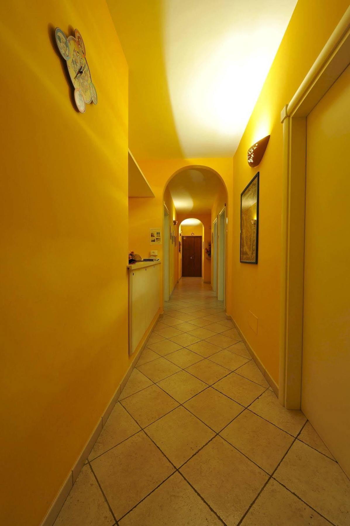 Barocco.Oberdan Bed & Breakfast Lecce Bagian luar foto